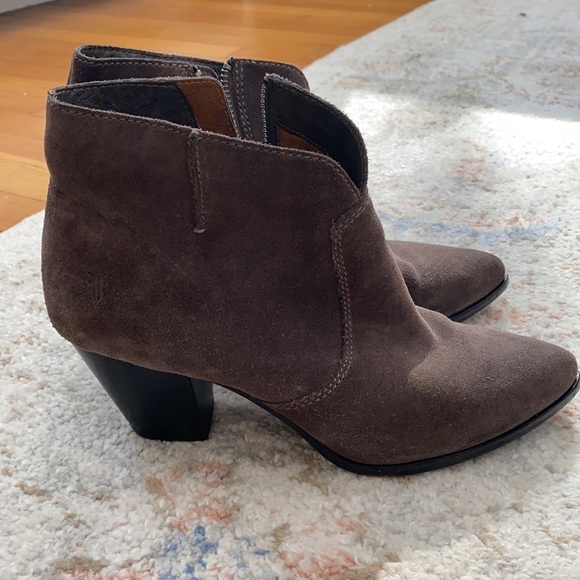 Frye - Picture 3 of 6